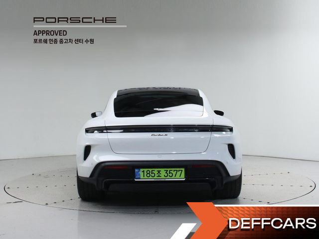 Porsche TAYCAN Turbo S купить на сайте DeffCars