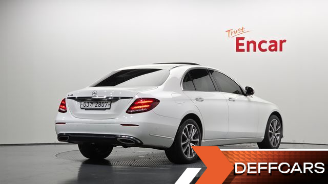 Mercedes E-CLASS E300 Exclusive купить на сайте DeffCars