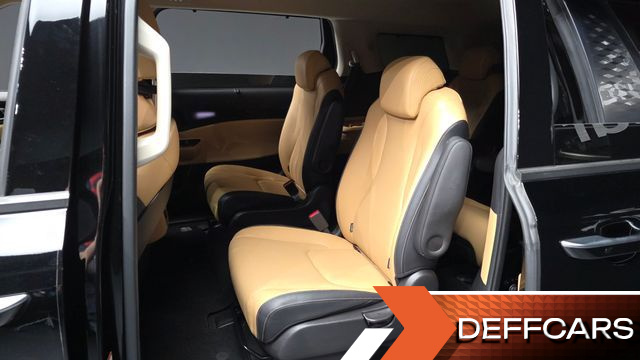 Kia CARNIVAL 9-Seater Signature купить на сайте DeffCars