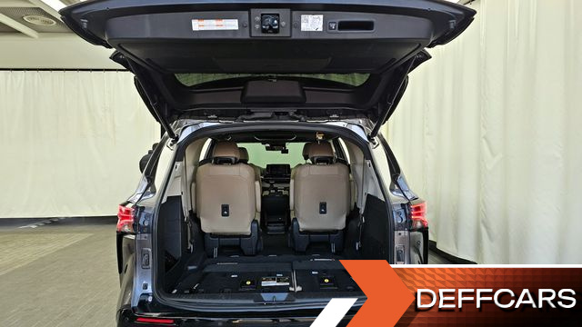 Toyota SIENNA 2.5 Hybrid 2WD купить на сайте DeffCars