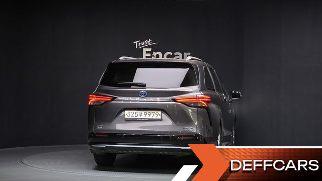 Toyota SIENNA 2.5 Hybrid AWD купить на сайте DeffCars