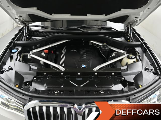BMW X7 xDrive 40i Design Pure Excellence 6-Seater купить на сайте DeffCars