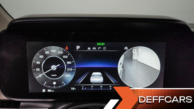 Kia CARNIVAL 9-Seater Hi-Limousine Signature купить на сайте DeffCars