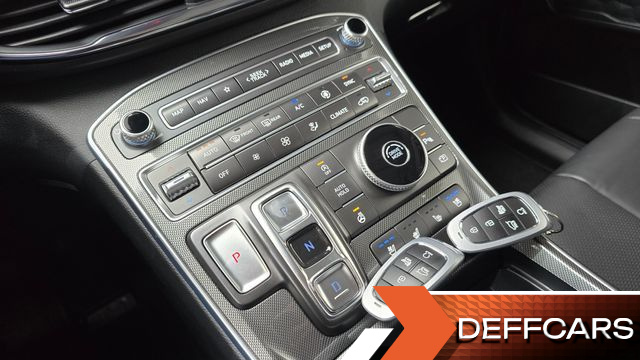 Hyundai SANTAFE Diesel 2.2 2WD Prestige купить на сайте DeffCars