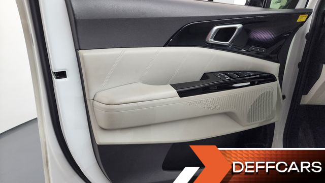Kia CARNIVAL 7-Seater Signature купить на сайте DeffCars