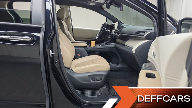 Toyota SIENNA 2.5 Hybrid 2WD купить на сайте DeffCars
