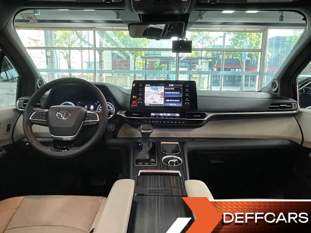Toyota SIENNA 2.5 Hybrid AWD купить на сайте DeffCars