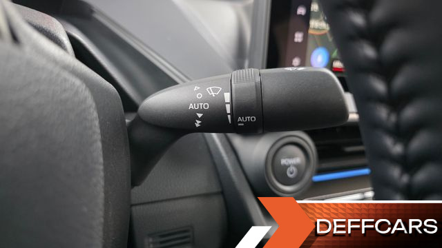 Toyota PRIUS 2.0 XLE купить на сайте DeffCars