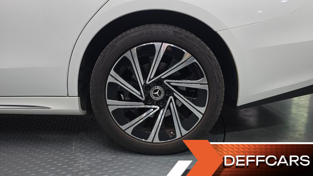 Mercedes E-CLASS E300 4MATIC Exclusive купить на сайте DeffCars