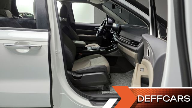 Kia CARNIVAL 9-Seater Prestige купить на сайте DeffCars