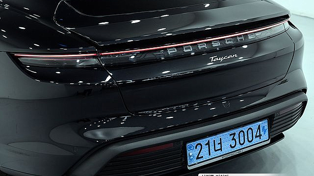 Porsche TAYCAN Base купить на сайте DeffCars