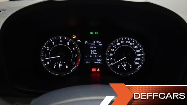 Hyundai VENUE 1.6 Flux купить на сайте DeffCars