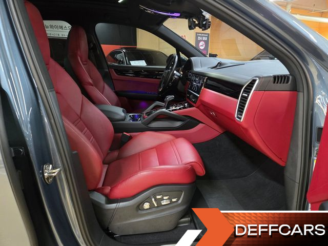Porsche CAYENNE 3.0 E-Hybrid купить на сайте DeffCars