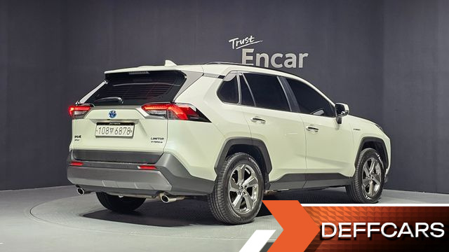 Toyota RAV4 2.5 4WD Hybrid купить на сайте DeffCars