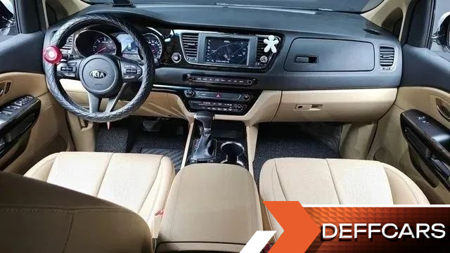Kia CARNIVAL 7-Seater Limousine President купить на сайте DeffCars