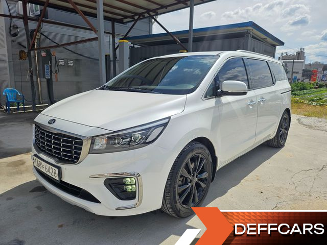 Kia CARNIVAL 7-Seater Limousine President купить на сайте DeffCars