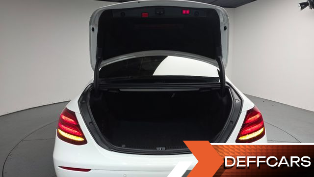 Mercedes E-CLASS E300 4MATIC Exclusive купить на сайте DeffCars