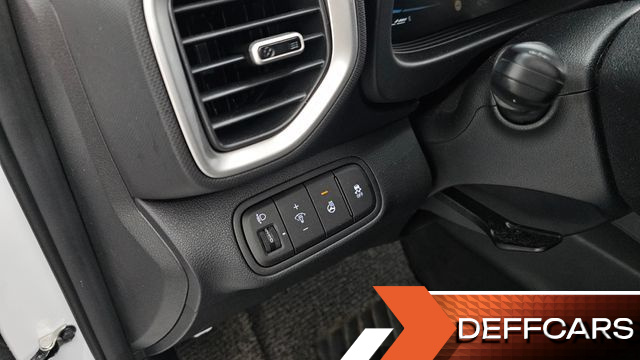 Hyundai VENUE 1,6 Premium купить на сайте DeffCars