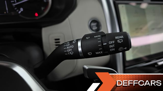 Land Rover DISCOVERY 2.0 P300 SE купить на сайте DeffCars