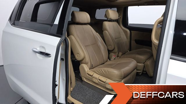 Kia CARNIVAL 7-Seater Limousine President купить на сайте DeffCars