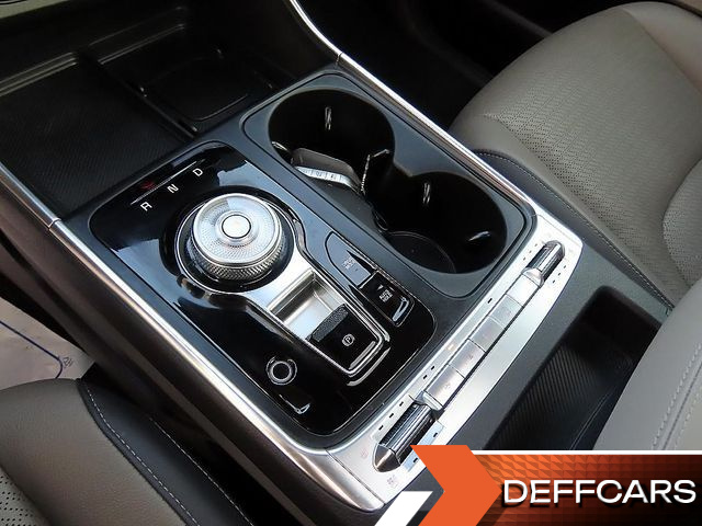 Kia CARNIVAL 9-Seater Signature купить на сайте DeffCars