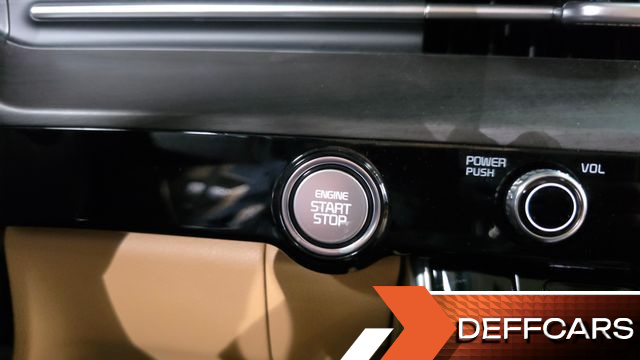 Kia CARNIVAL Gasoline 7-Seater Noblesse купить на сайте DeffCars