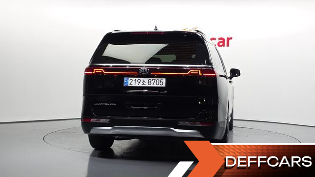 Kia CARNIVAL 9-Seater Signature купить на сайте DeffCars