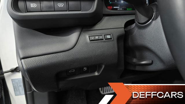 Toyota CROWN 2.5 4WD Hybrid купить на сайте DeffCars
