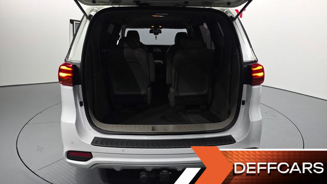 Kia CARNIVAL 9-Seater Luxury купить на сайте DeffCars