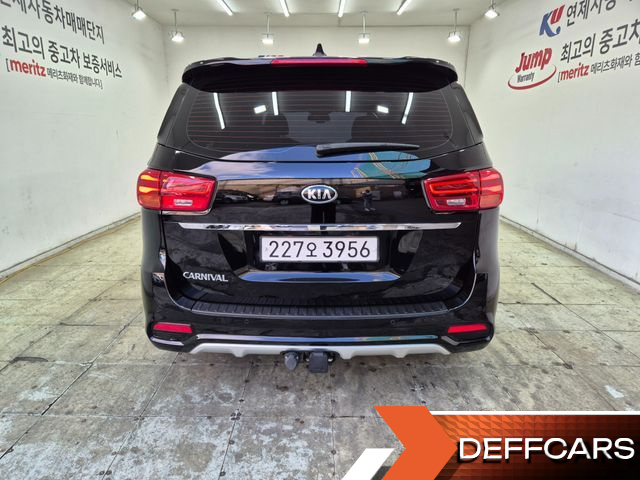 Kia CARNIVAL 9-Seater Luxury купить на сайте DeffCars