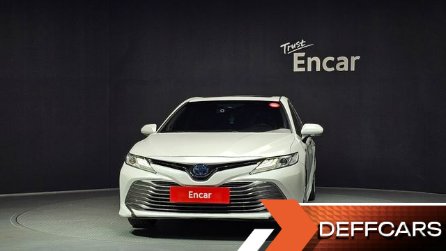 Toyota CAMRY 2.5 XLE Hybrid купить на сайте DeffCars