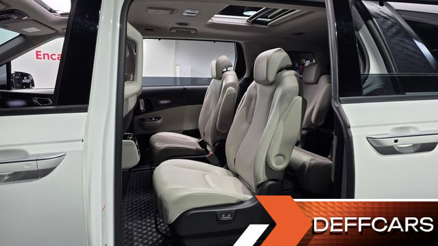 Kia CARNIVAL 9-Seater Signature купить на сайте DeffCars