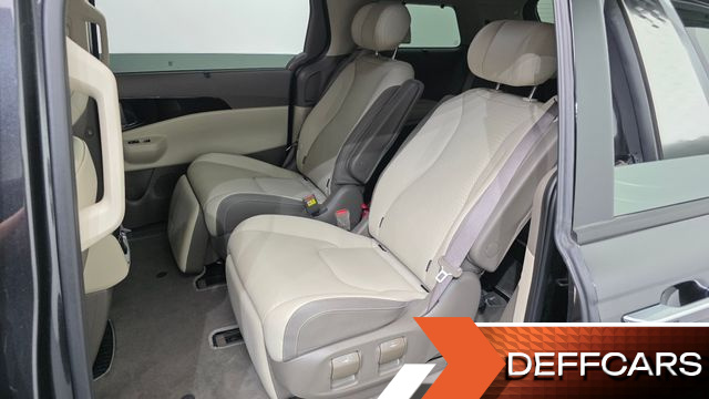 Kia CARNIVAL 7-Seater Signature купить на сайте DeffCars