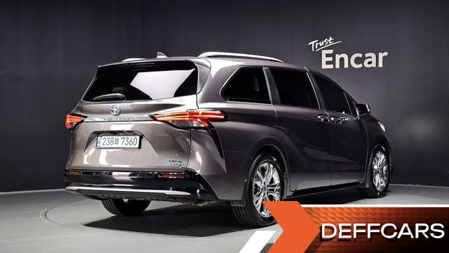Toyota SIENNA 2.5 Hybrid 2WD купить на сайте DeffCars