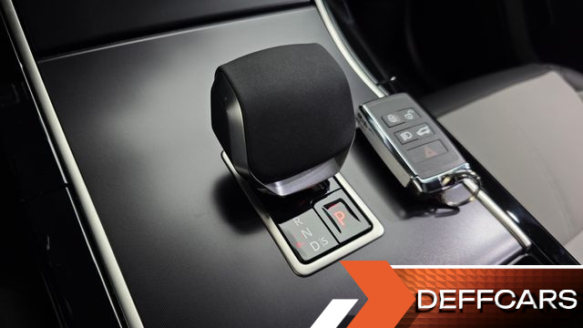 Land Rover RANGE ROVER VELAR 2.0 P250 Dynamic SE купить на сайте DeffCars