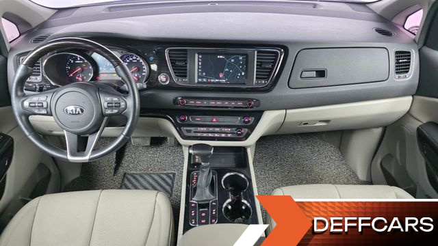Kia CARNIVAL 9-Seater Noblesse Special купить на сайте DeffCars