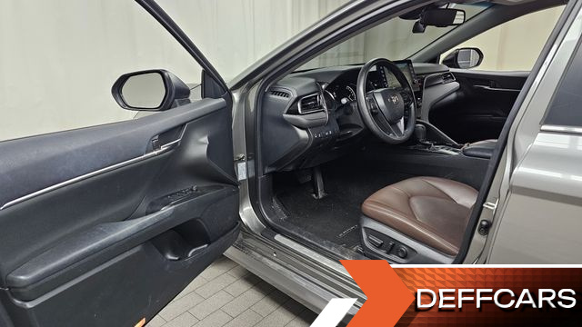 Toyota CAMRY 2.5 LE Hybrid купить на сайте DeffCars