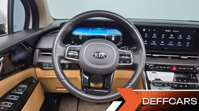 Kia CARNIVAL 9-Seater Signature купить на сайте DeffCars