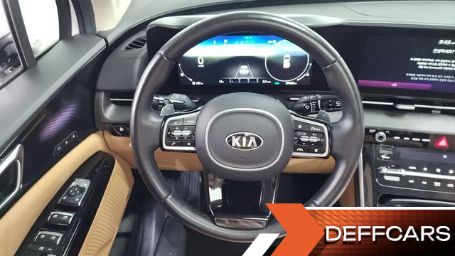 Kia CARNIVAL 9-Seater Signature купить на сайте DeffCars