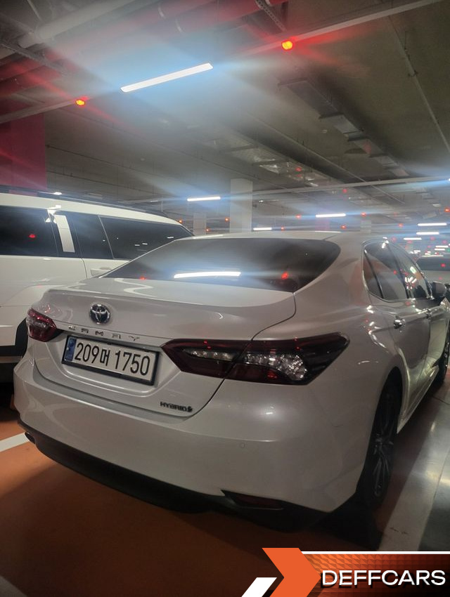 Toyota CAMRY 2.5 XLE Hybrid купить на сайте DeffCars