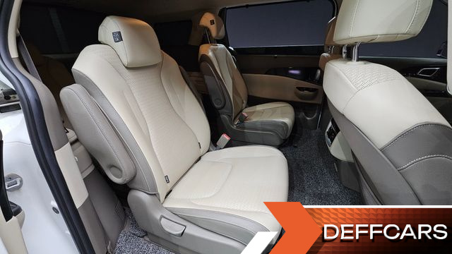 Kia CARNIVAL 9-Seater Signature купить на сайте DeffCars