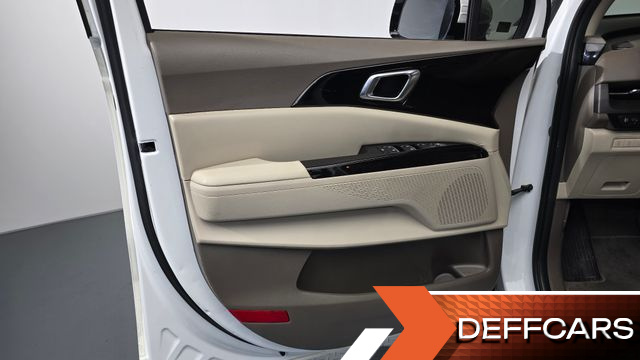 Kia CARNIVAL 7-Seater Noblesse купить на сайте DeffCars
