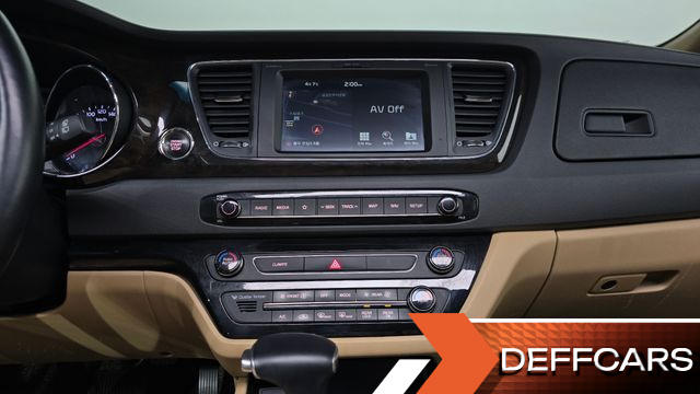 Kia CARNIVAL 7-Seater Limousine President купить на сайте DeffCars