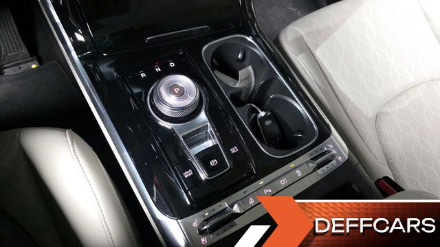 Kia CARNIVAL 9-Seater Noblesse купить на сайте DeffCars