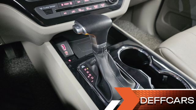 Kia CARNIVAL 9-Seater Noblesse Special купить на сайте DeffCars