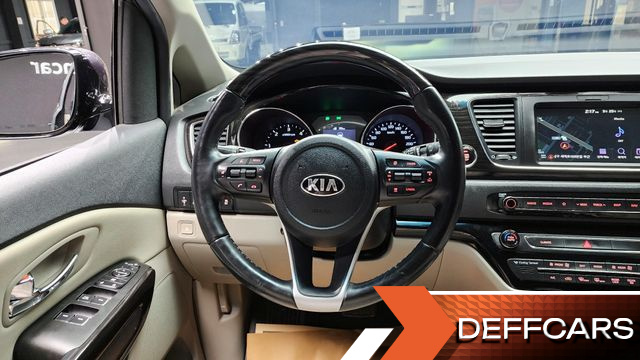 Kia CARNIVAL 7-Seater Limousine VIP купить на сайте DeffCars