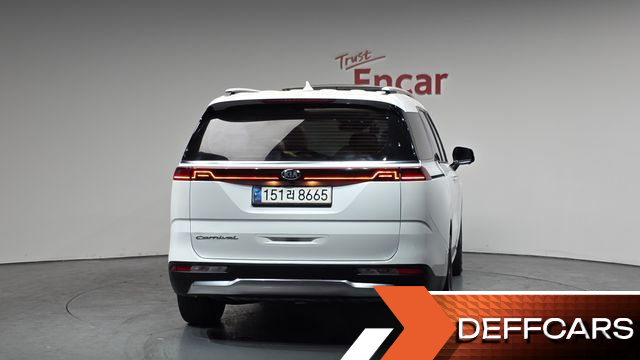 Kia CARNIVAL Gasoline 9-Seater Signature купить на сайте DeffCars
