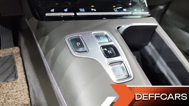 Hyundai GRANDEUR 2.5 Calligraphy купить на сайте DeffCars