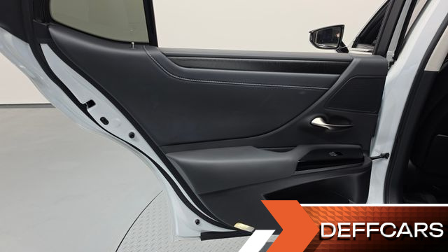 Lexus ES Luxury Plus купить на сайте DeffCars