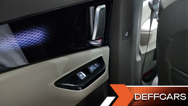 Kia CARNIVAL Gasoline 7-Seater Signature купить на сайте DeffCars